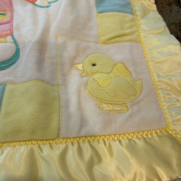VINTAGE cozy bows 1987 baby activity blanket EUC needs cleaning - Picture 3 of 10